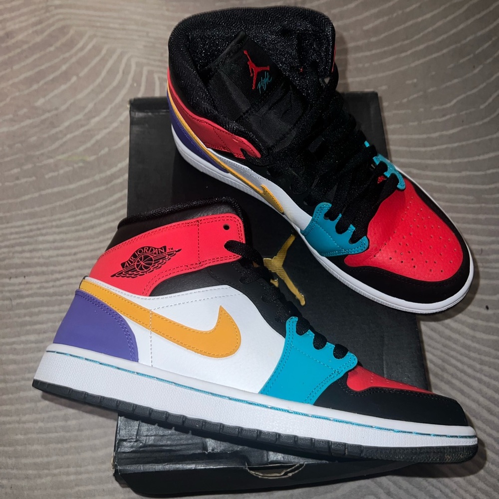 Jordan 1 Mid Bred Multi-Color - Picture 2 of 3